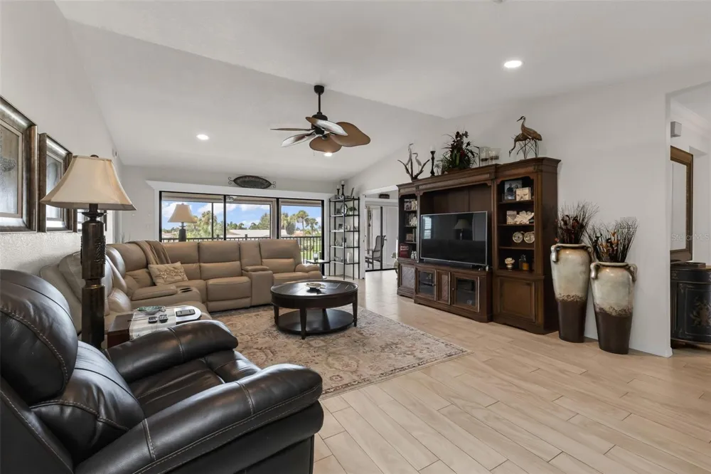 240 LEWIS CIRCLE #23 Punta Gorda, FL 33950