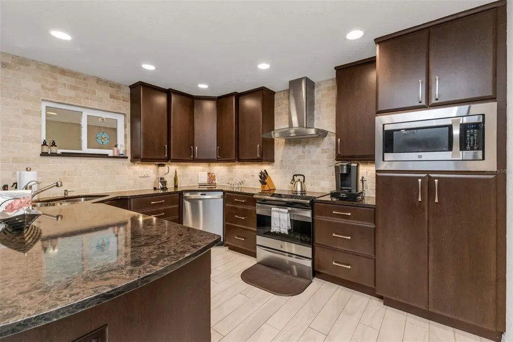 240 LEWIS CIRCLE #23 Punta Gorda, FL 33950