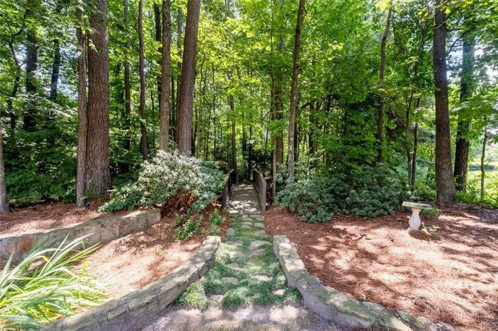 1455 Natchez Way Grayson, GA 30017