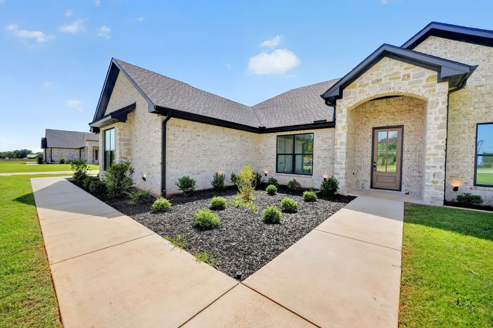 302 Grace Lane Athens, TX 75751
