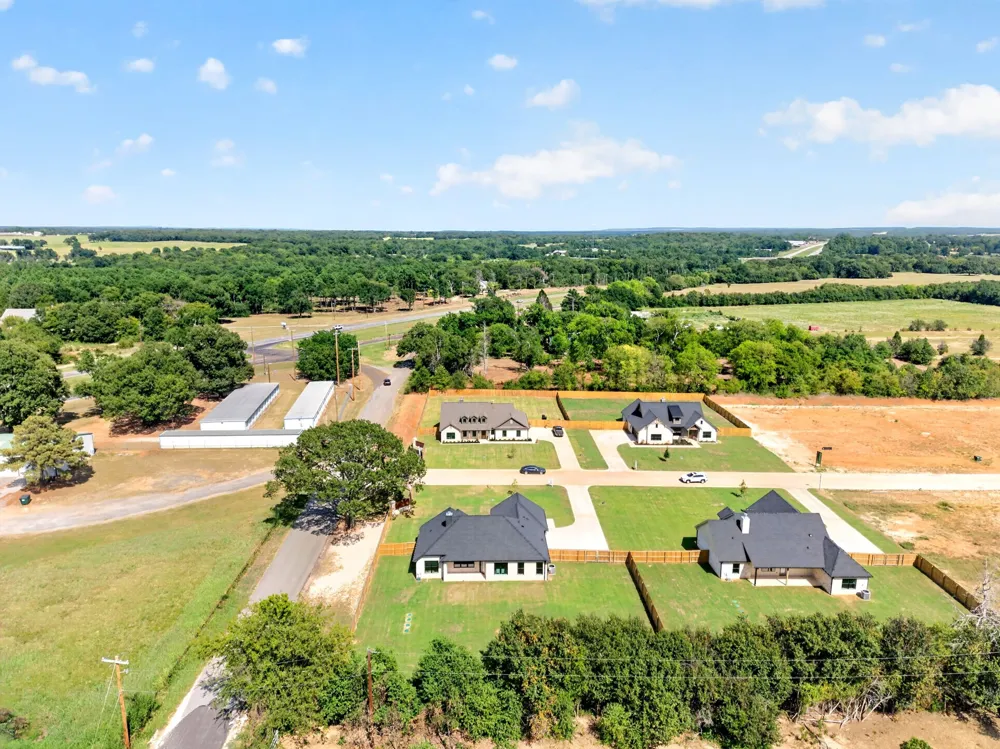 302 Grace Lane Athens, TX 75751