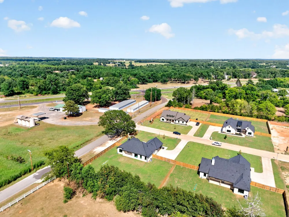 302 Grace Lane Athens, TX 75751