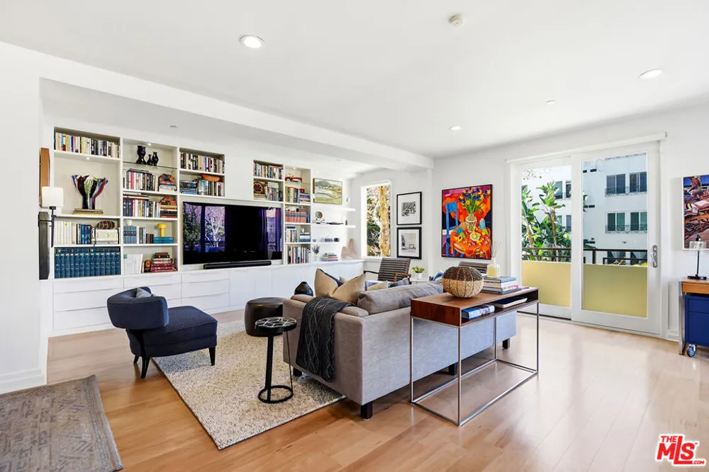 130 Swall Drive #201 Beverly Hills, CA 90211