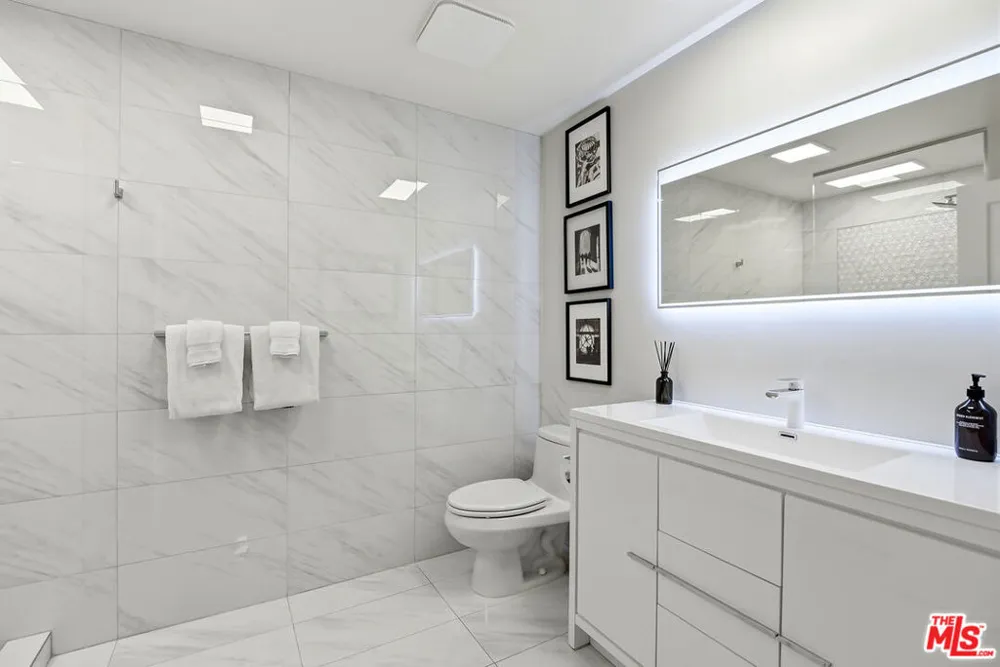 130 Swall Drive #201 Beverly Hills, CA 90211