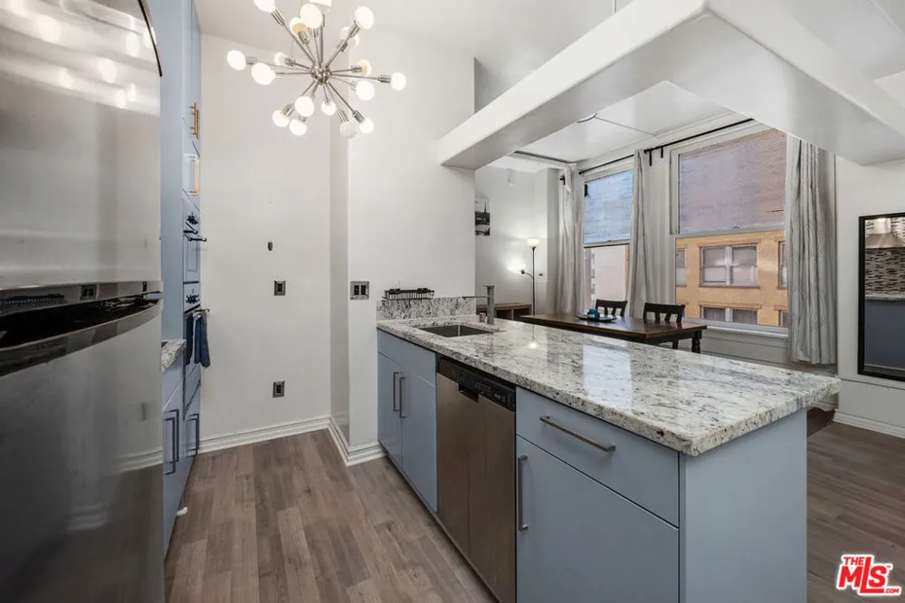 215 W 7th Street #803 Los Angeles, CA 90014