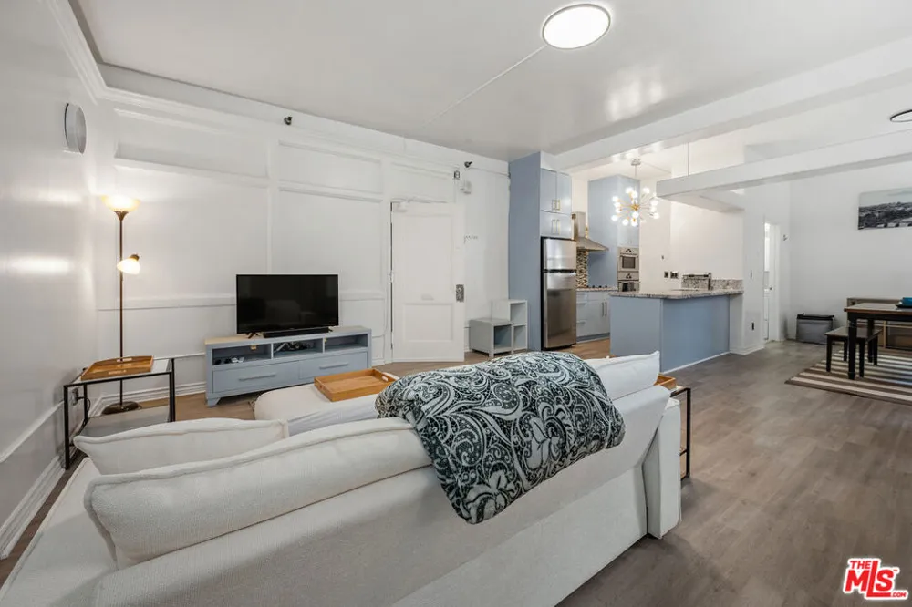 215 W 7th Street #803 Los Angeles, CA 90014