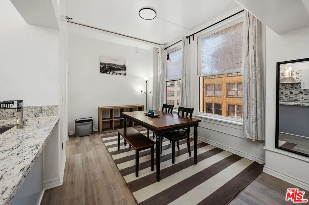 215 W 7th Street #803 Los Angeles, CA 90014