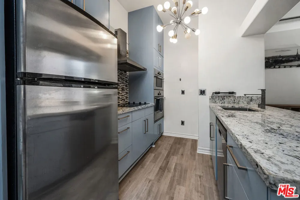 215 W 7th Street #803 Los Angeles, CA 90014