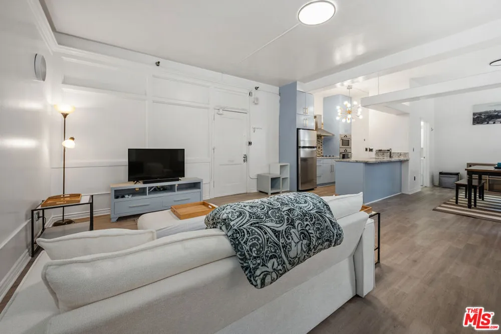 215 W 7th Street #803 Los Angeles, CA 90014