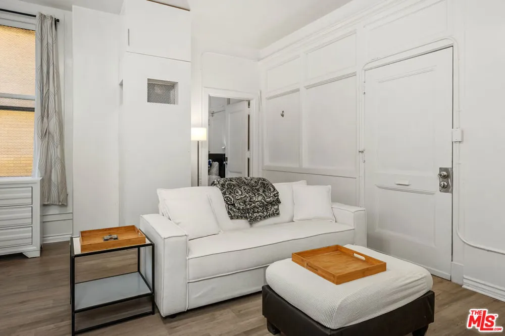 215 W 7th Street #803 Los Angeles, CA 90014
