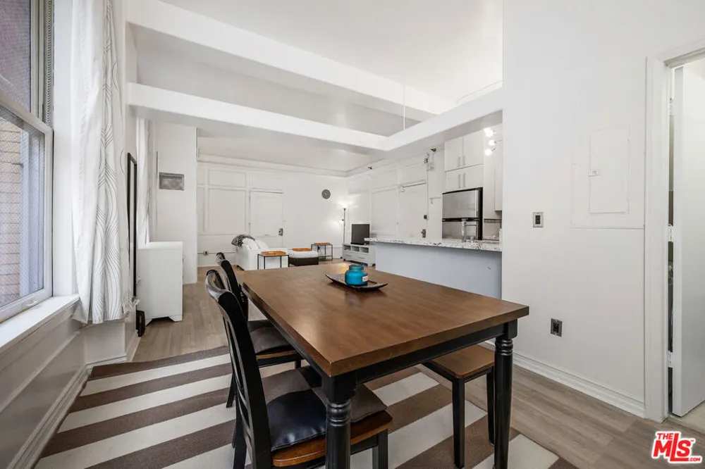 215 W 7th Street #803 Los Angeles, CA 90014