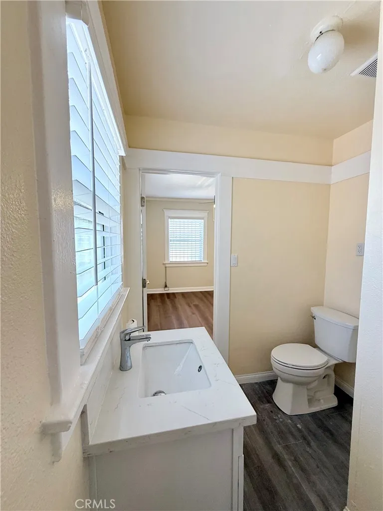 243 E 82nd Los Angeles, CA 90003