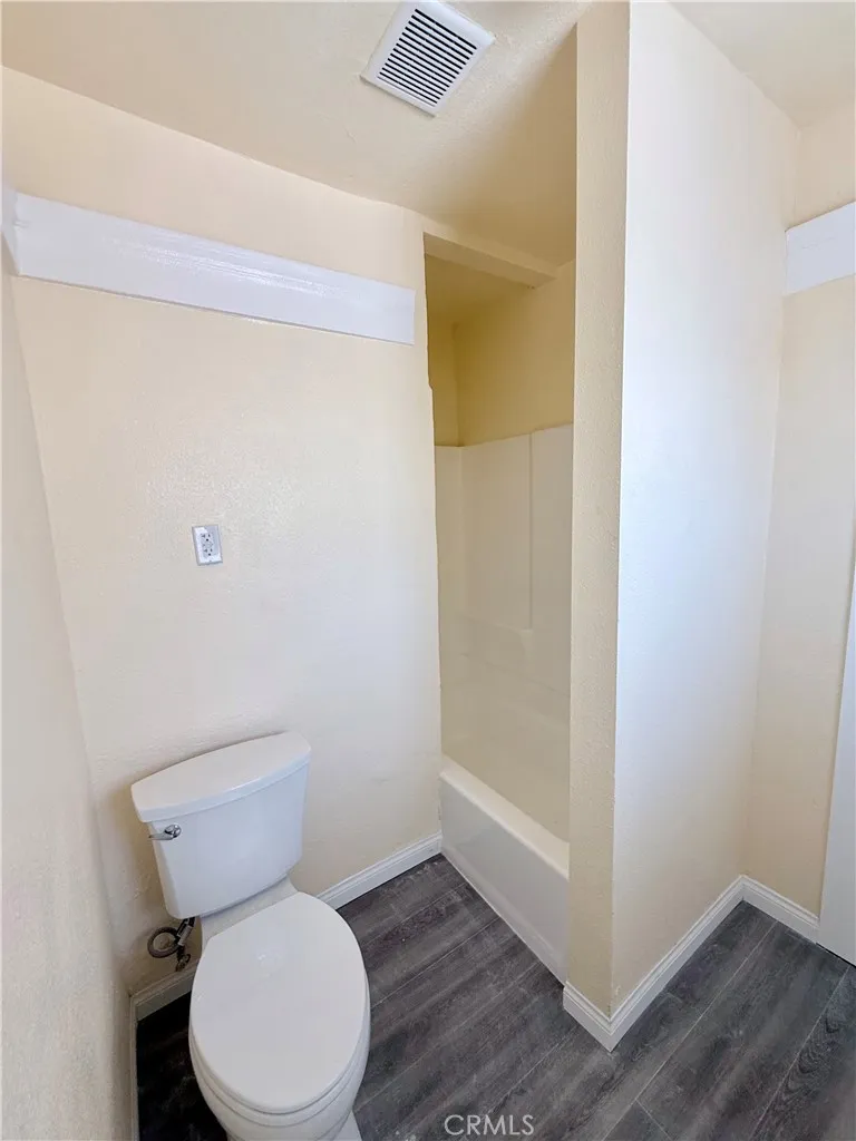 243 E 82nd Los Angeles, CA 90003
