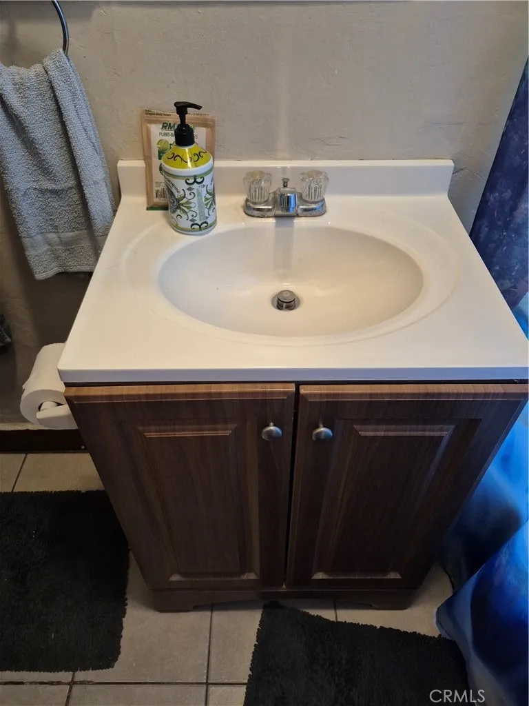 243 E 82nd Los Angeles, CA 90003