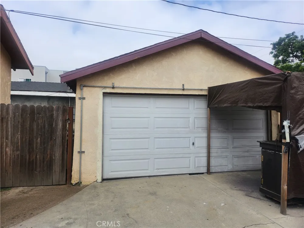 243 E 82nd Los Angeles, CA 90003