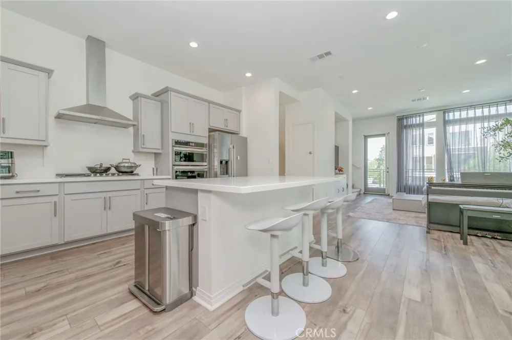 136 Rondo Irvine, CA 92618