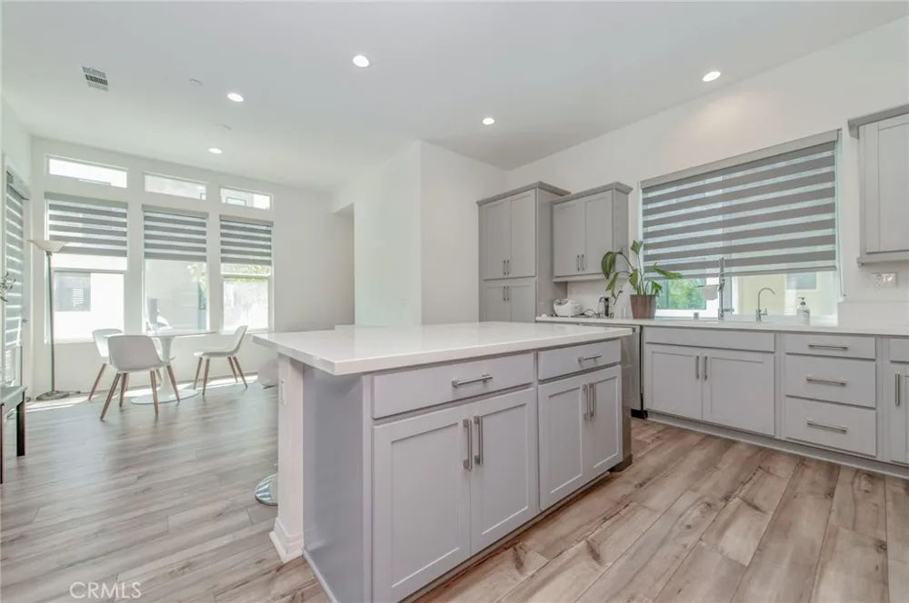 136 Rondo Irvine, CA 92618