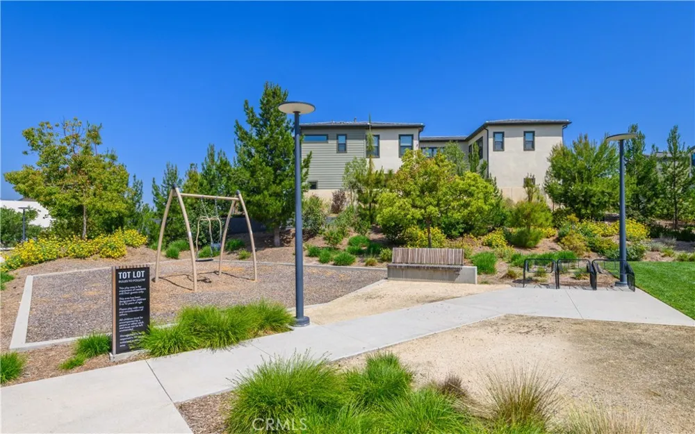 136 Rondo Irvine, CA 92618