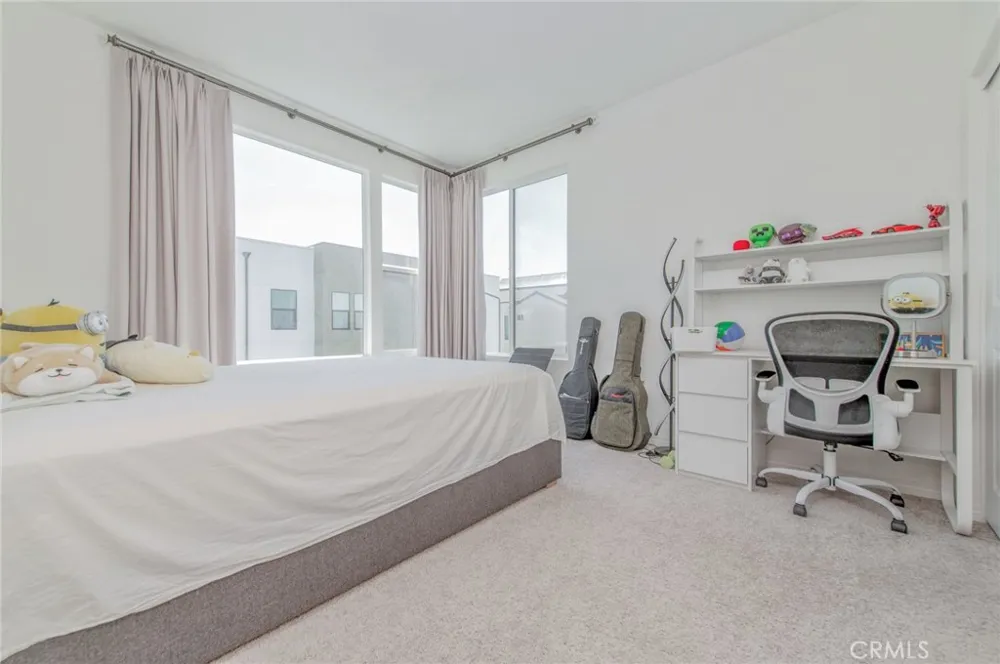 136 Rondo Irvine, CA 92618