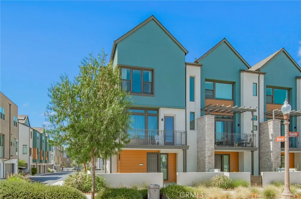 136 Rondo Irvine, CA 92618
