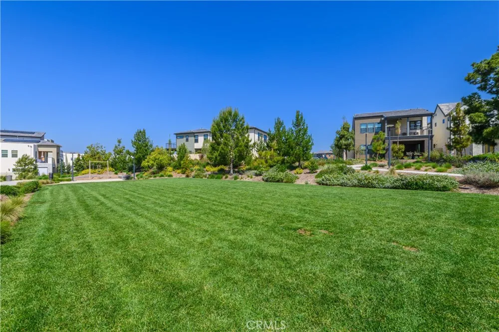 136 Rondo Irvine, CA 92618