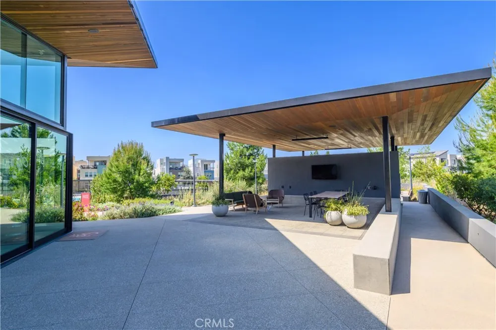 136 Rondo Irvine, CA 92618