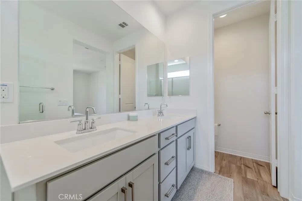 136 Rondo Irvine, CA 92618