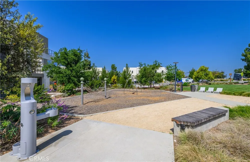 136 Rondo Irvine, CA 92618