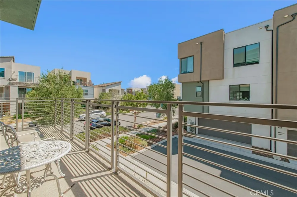 136 Rondo Irvine, CA 92618