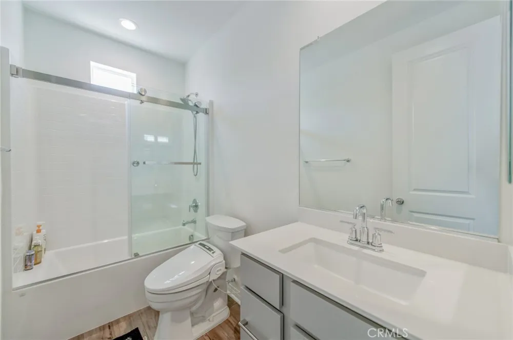 136 Rondo Irvine, CA 92618