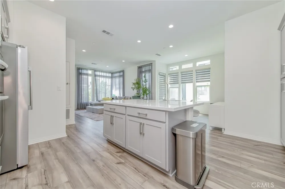 136 Rondo Irvine, CA 92618