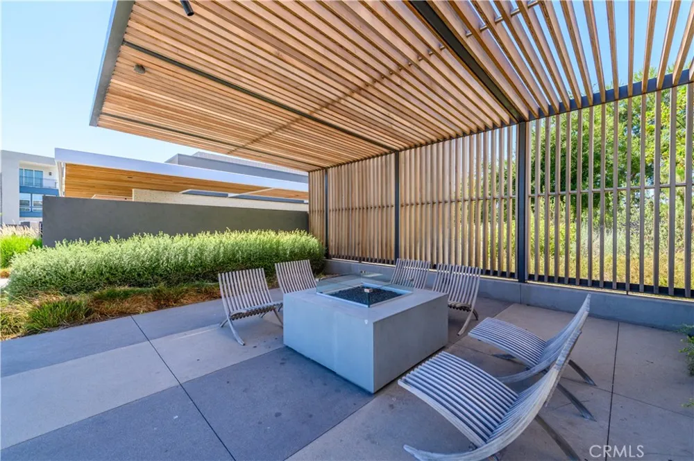136 Rondo Irvine, CA 92618