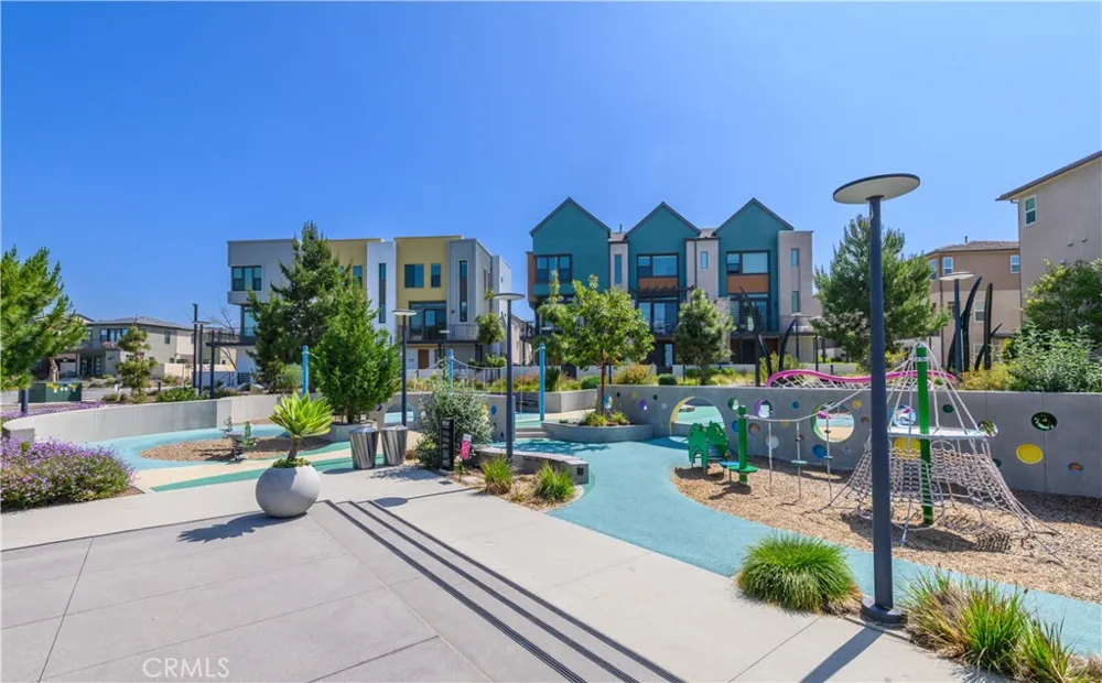 136 Rondo Irvine, CA 92618