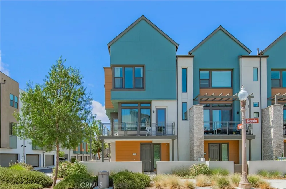 136 Rondo Irvine, CA 92618