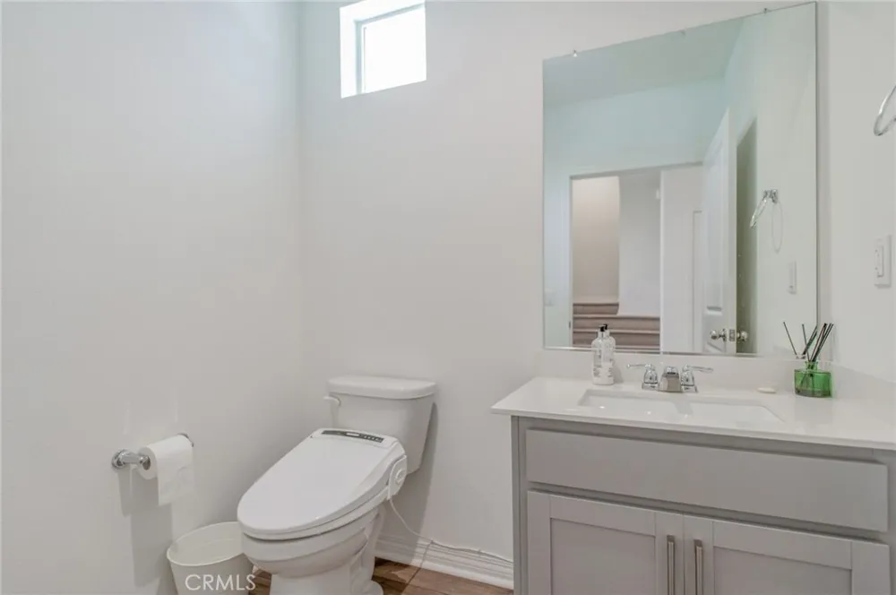 136 Rondo Irvine, CA 92618