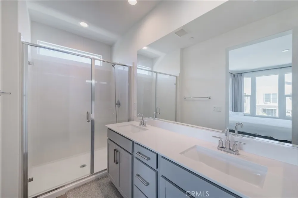 136 Rondo Irvine, CA 92618