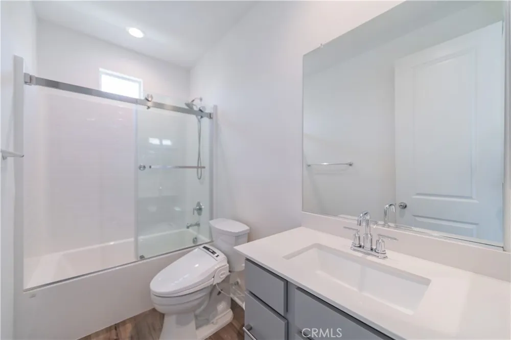 136 Rondo Irvine, CA 92618