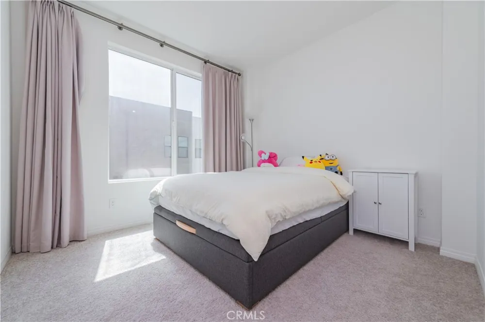 136 Rondo Irvine, CA 92618