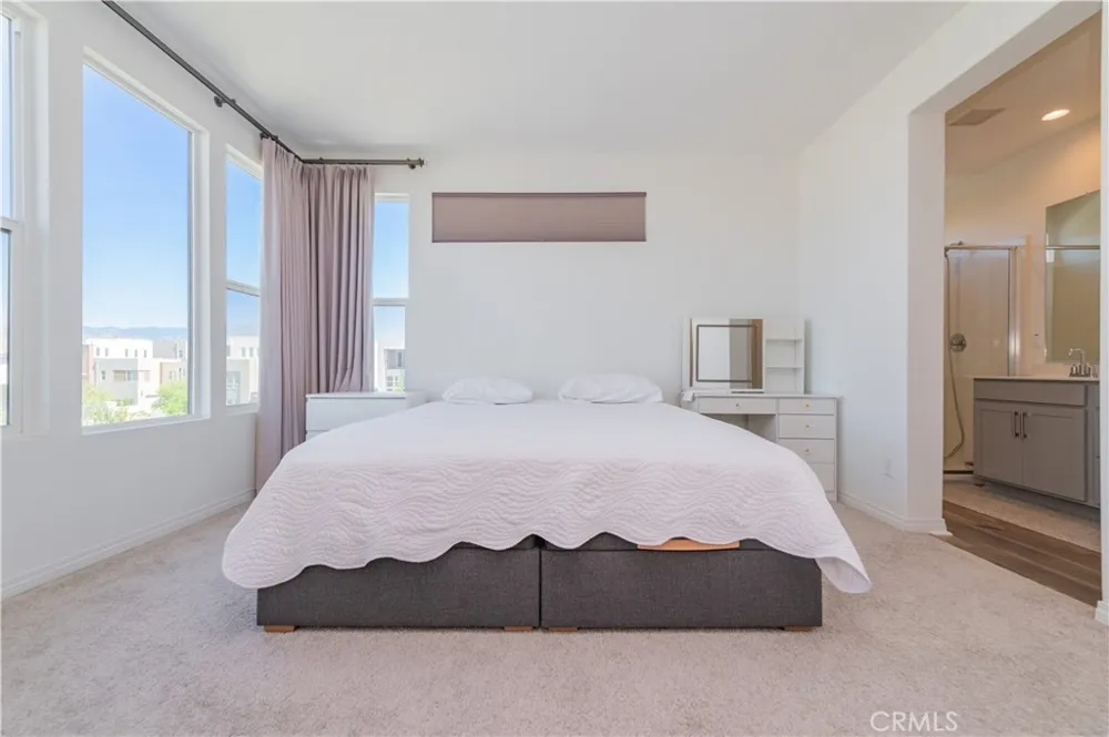 136 Rondo Irvine, CA 92618