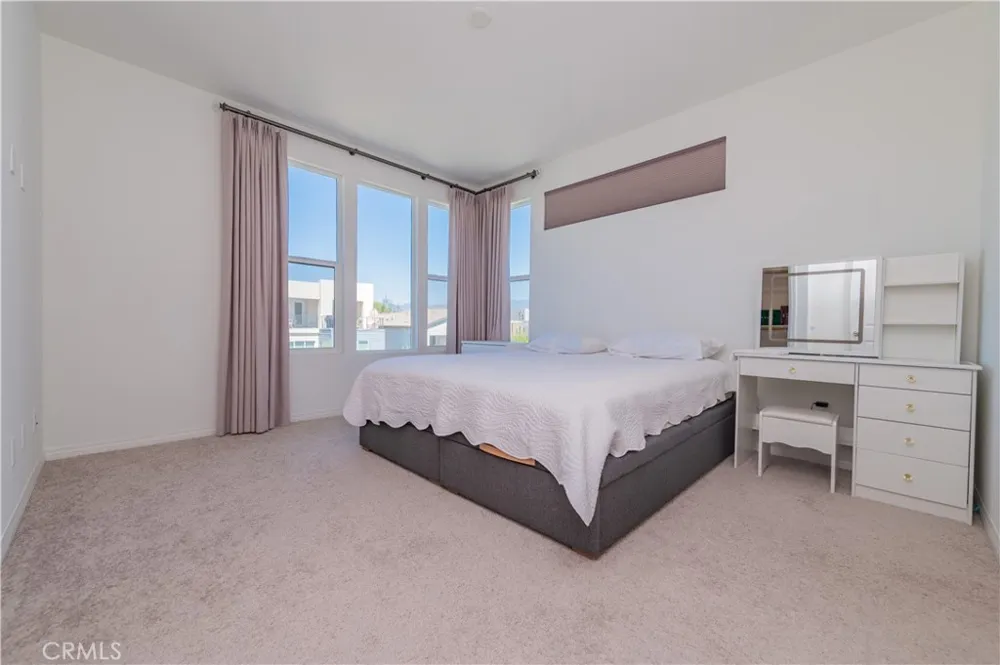 136 Rondo Irvine, CA 92618