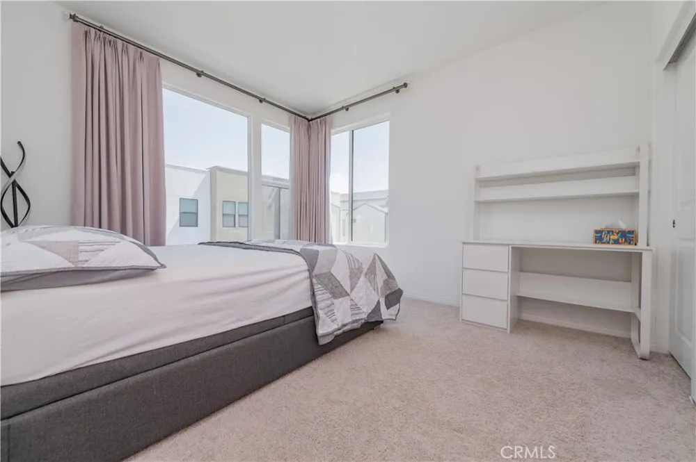 136 Rondo Irvine, CA 92618
