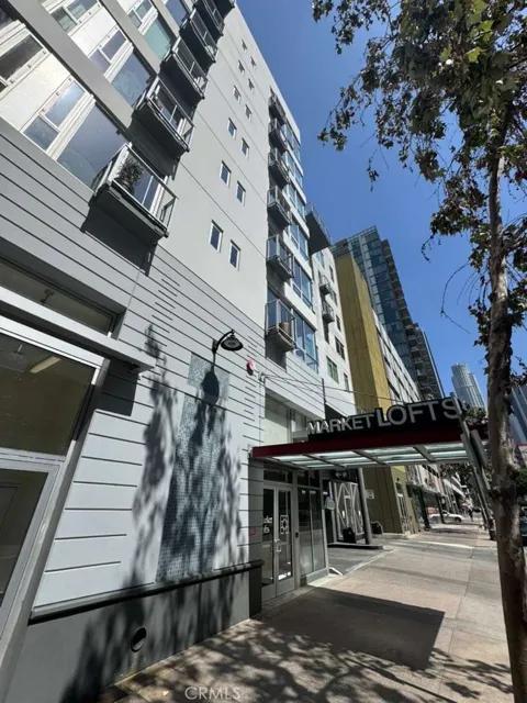 645 W 9th #425