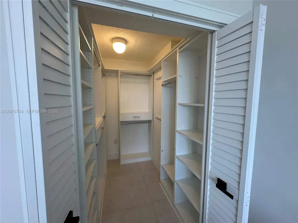 2030 S Ocean Dr #1611 Hallandale Beach, FL 33009