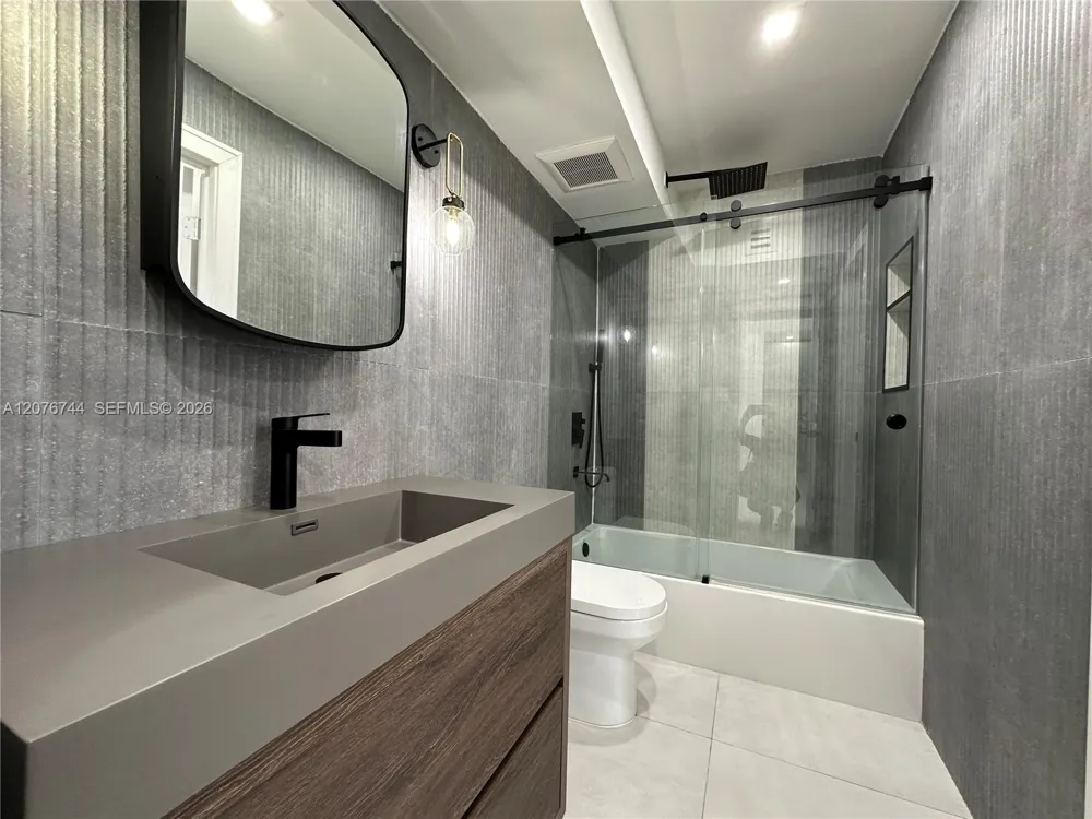2030 S Ocean Dr #1611 Hallandale Beach, FL 33009