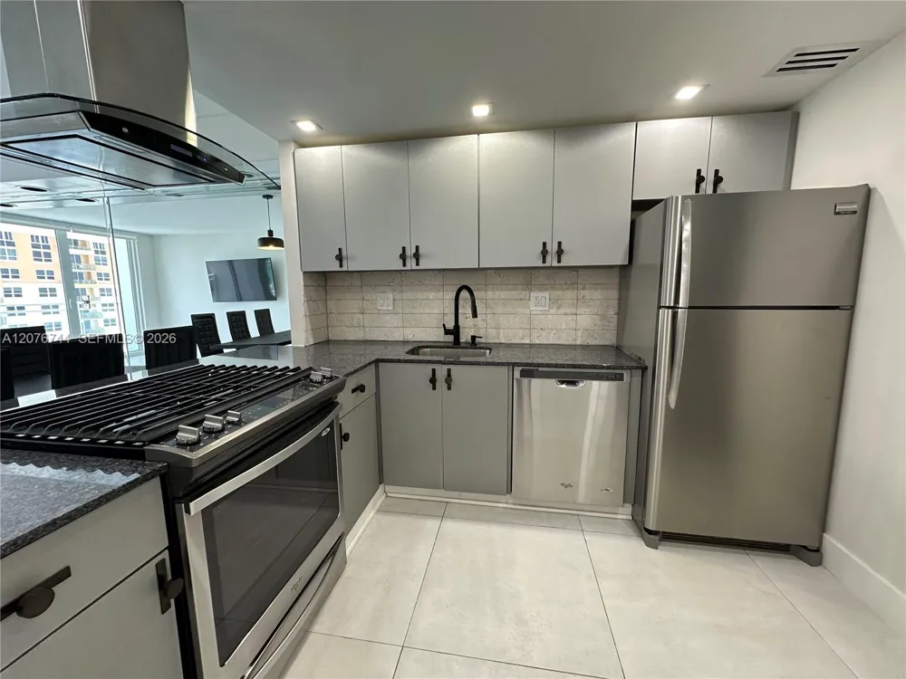 2030 S Ocean Dr #1611 Hallandale Beach, FL 33009