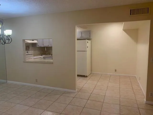801 SKY PINE WAY #D2 
