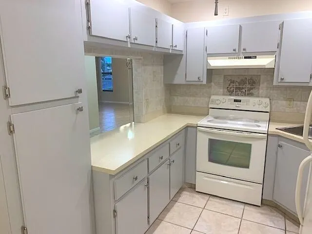 801 SKY PINE WAY #D2 
