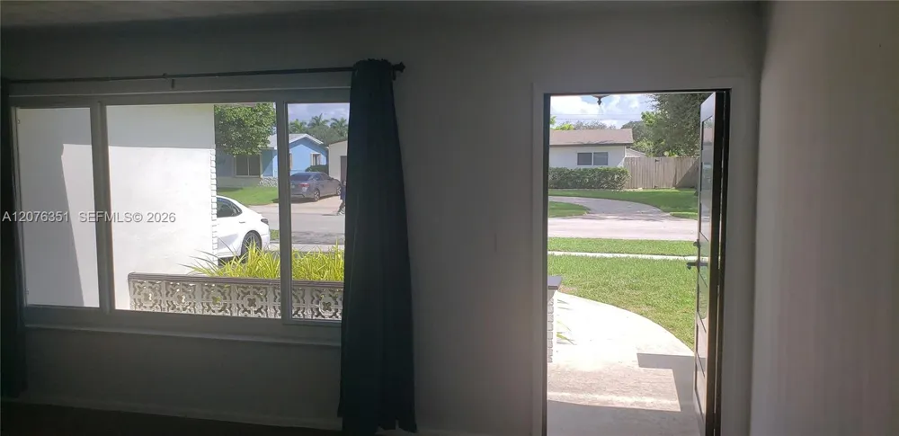 8320 NW 24th Ct Pembroke Pines, FL 33024