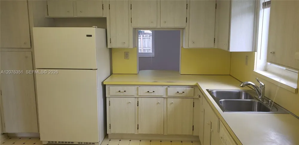 8320 NW 24th Ct Pembroke Pines, FL 33024