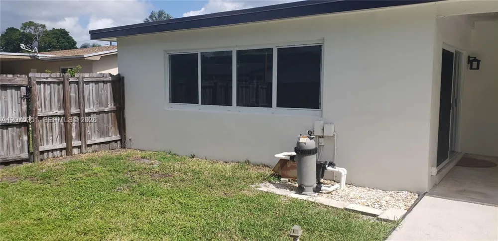 8320 NW 24th Ct Pembroke Pines, FL 33024